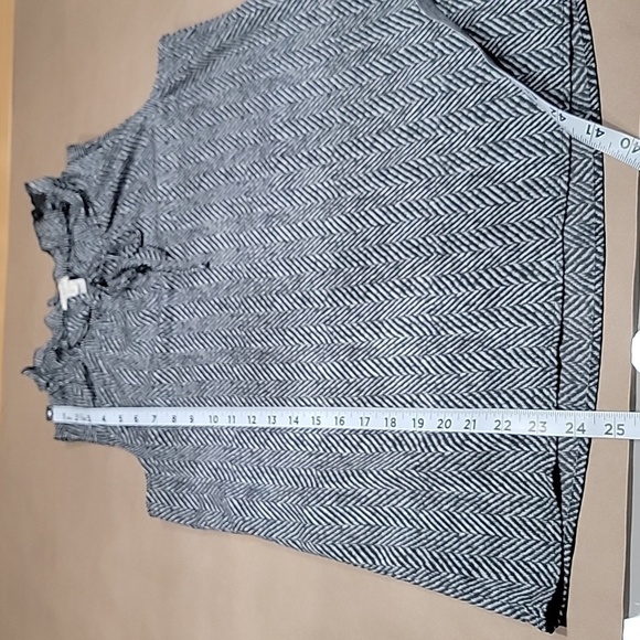 J. Crew Size 0 Gray Herringbone Pullover Blouse Top Sleeveless Ruffle Neck - Picture 9 of 12